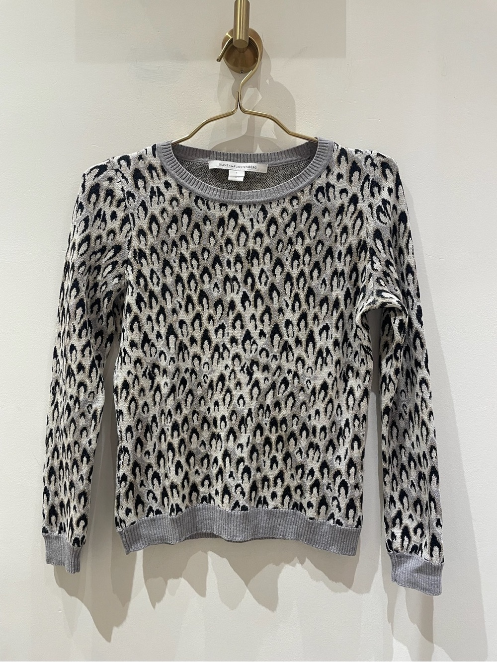 Diane Von Furstenberg Metallic Grey Leopard Knit Sweater Size S